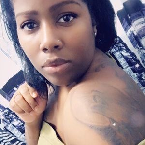 Meet your Posher, Dennay